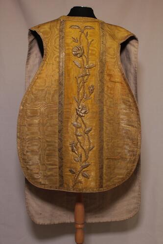 Chasuble - face© Musées de la Ville de Bruxelles, 2024