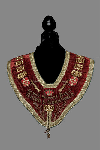 collier perche© Michel Planchon-Grand Serment Royal et de Saint-Georges des Arbalétriers de Bruxelles