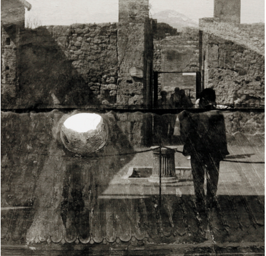 Steven Houins, Pompéi 1 (1/12), 2005, photographie, 26 x 26 cm, ULB-C-AMC-0096© Collection d'art moderne et contemporain de l'ULB