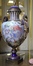 Vase issu d'une paire : décor à l'antique<br>