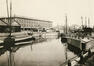 l'entrepôt du bassin des Barques, 1899 © Photographie de A. Louvois. Archives de la Ville de Bruxelles, Collection iconographique M-1094