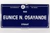 Straatnaambord van de Eunice N. Osayendestraat<br>