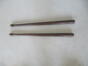 Paire de baguettes de tambour de couleur brune de la fanfare Alliance musicale ouvrière de Molenbeek-Saint-Jean, s.d.<br>