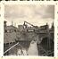 Photo Travaux de (re)construction d'un pont sur le Canal de Charleroi (Molenbeek-Saint-Jean) dynamité en 1940 (?), photogr. anon., s.d.<br>