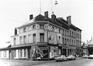 Photo Coin Avenue Mahatma Gandhi / Chaussée de Gand (Molenbeek-Saint-Jean), photogr. anon., 1976.<br>