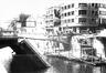 Photo Pont dynamité à la Porte de Flandre entre Bruxelles et Molenbeek-Saint-Jean, photogr. anon., 1940.<br>