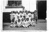 Photo Classe de filles de l'Ecole communale n° 4, Place de la Duchesse de brabant (Molenbeek-Saint-Jean), photogrr. anon., 1934.<br>