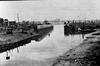 Photo Canal de Willebroeck, entrèe du Bassin Vergote (Bruxelles), photogr. anon., s.d. [vers 1910].<br>