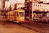 Photo Tram ligne 32 au Boulevard Baudouin à hauteur de la Porte d'Anvers (Bruxelles), photogr. anon., 1980. <br>