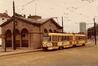 Photo Tram ligne 107 à la Porte de Ninove (Bruxelles), photogr. anon., 1983.<br>