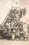 Carte photo Elèves de l'Ecole communale n° 13 (?) à la fête des orphelins de guerre, photogr. L. Hoogewijs (Molenbeek-Saint-Jean), s.d. [vers 1920]. <br>