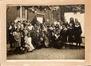 Foto Leerlingen van Gemeenteschool nr. 6 (Sint-Jans-Molenbeek) brengen hulde aan de Verenigde Staten van Noord-Amerika, fotogr. onbekend, s.d. [ca. 1915-1916]. <br>