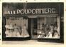 Reclamekaart “A la Pouponnière - couture pour enfants” (Kinderkleding) F. Agneessens, Steenweg op Gent 61 (Sint-Jans-Molenbeek), huis Ern. Thill (Brussel), s.d. [ca. 1950-1960].<br>