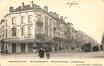 Carte-vue Boulevard Léopold II avec Café Léopoldville et tram, Boulevard Léopold II, 76 (Molenbeek-Saint-Jean), éd. De Leenaer (Koekelberg), s.d. [vers 1900].<br>