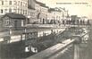 Carte-vue Chaland dans l'écluse du Canal de Charleroi à la Porte de Flandre (Molenbeek-Saint-Jean), s.éd., s.d.<br>