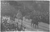 Carte-vue Joyeuse Entrée Roi Albert et l'armée belge à Bruxelles par Molenbeek-Saint-Jean, photogr. anon., 1918.<br>