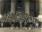 Photo Les membres de l'Alliance musicale ouvrière (Molenbeek-Saint-Jean) sur les marches du Palais de Justice de Bruxelles, photogr. anon., 1927.<br>