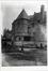 Foto Gedeeltelijk zicht op de kasteelboerderij Karreveld (hoofdgebouw en binnenplaats), anon. fotogr., s.d. [rond 1930].