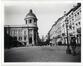Photo Place Communale, Maison communale de Molenbeek-Saint-Jean et église Saint-Jean-Baptiste, photogr. anon., s.d. [vers 1905].<br>