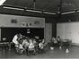 Photo Vue intérieure d'une classe de maternelle à l'Ecole communale n° 16, Avenue Carl Requette (Molenbeek-Saint-Jean), photo studio Vanhove, s.d. [années 1970 ?].<br>