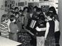 Photo Une classe à l'Académie de musique de Molenbeek-Saint-Jean, photogr. Christophe Wallez, s.d. [années 1980 ?].<br>