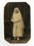 Photo Portrait d'une jeune fille molenbeekoise en tenue de communion, photogr. anon., s.d. [années 1920-1930].<br>