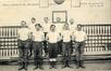 Carte-vue Sapeurs-pompiers de Molenbeek-Saint-Jean, groupe de gymnastes, édit. F. Declerck, s.d.