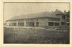 Carte-vue Ecole communale Jef Mennekens, Rue Gulden Bodem (Molenbeek-Saint-Jean), s.éd., s.d. [vers 1935].<br>