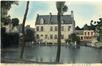 Ingekleurde prentkaart Kasteelhoeve Karreveld (Sint-Jans-Molenbeek), uitg. L. L. (Brussel), s.d. [1910-1920].<br>