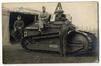 Carte photo Soldats belges et leur tank à chenilles, photogr. anon., s.d. [années 1920 ?].<br>