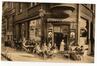 Carte photo Distillerie de la Tourelle, coin Rue Houzeau de Lehaye / Rue du Jardinier, 101 (Molenbeek-Saint-Jean), éd. P.I.B., s.d. [vers 1925].<br>