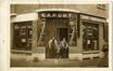 Fotokaart 'Brasserie de la Plaine', Jean-Baptiste Decockstraat 75 (Sint-Jans-Molenbeek), fotogr. onbekend, s.d. [rond 1928-1930].<br>